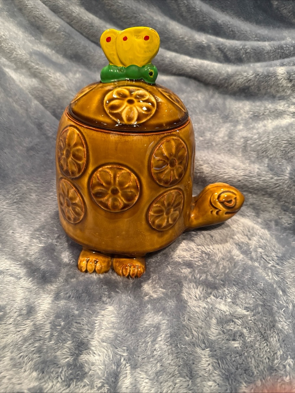 Mccoy Golden Brown Ceramic Turtle Cookie Jar with Yellow & Green Butterfly Lid